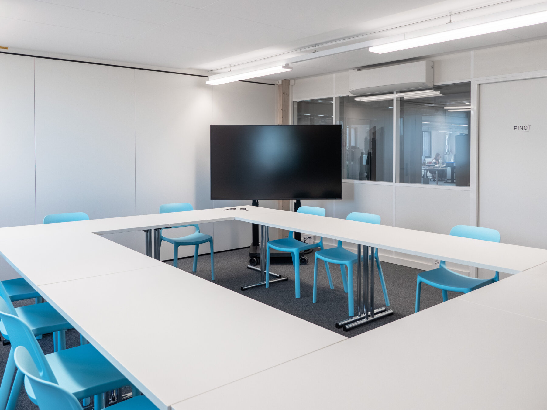 Remimag Sitzungszimmer Gross